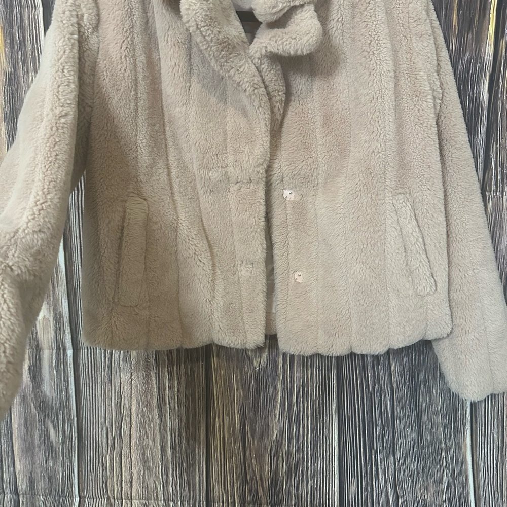 Lush Cream Puffer Jacket with Textured Fabric